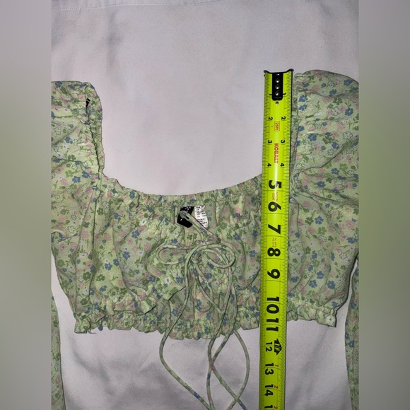 Divided Size XS Green Spring Floral Boho Coquette Long Puff Sleeve CropTop - Picture 2 of 5